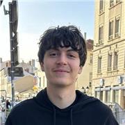 Étudiant en Management en 1ère année de licence à l’IAE lyon 3 qui peut donner des cours en maths aux lycéens